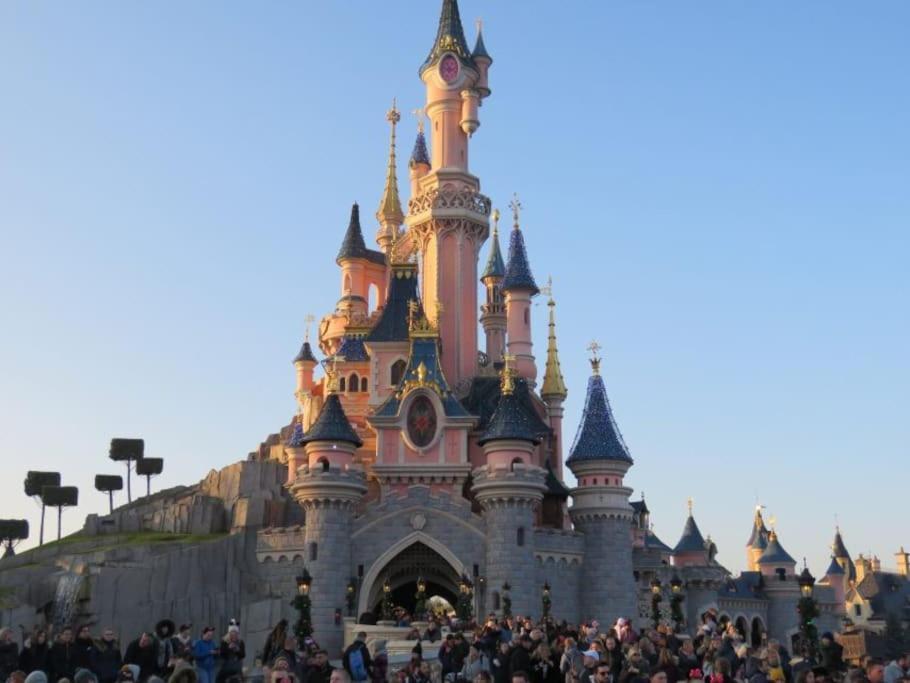 Little Explorer*Studio*Disneyland*Valdeurope*Paris Montévrain Exterior foto